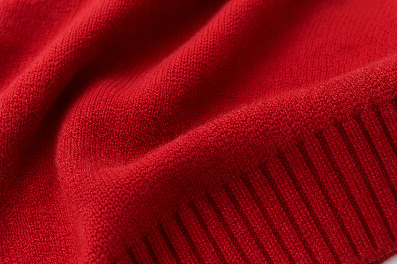 Luna Cable Knit Coltrui in Rood - Detail kabelstructuur